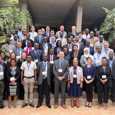 Group picture. Centre-front: Dr Obadiah Njagi, WOAH Delegate, Kenya (left) and Mr. Warren Mucci, Deputy High Commissioner of Canada, Kenya (right). (photo credit: Communication/WOAH).