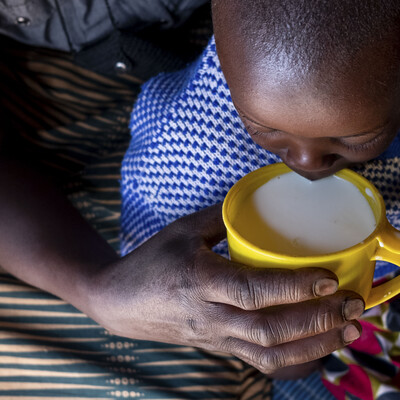 Kid drinking milk