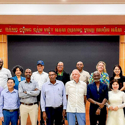 Group photo at the NIAS offices in Vietnam. Photo: ILRI. 