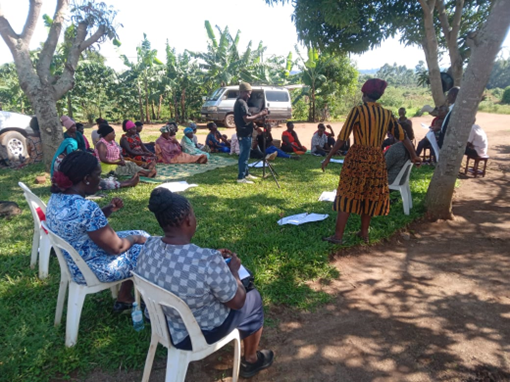 Community dialogue in Kasaka Subcounty, Masaka District (photo credit: Ripple Effect/Noah Gudoi Malali).